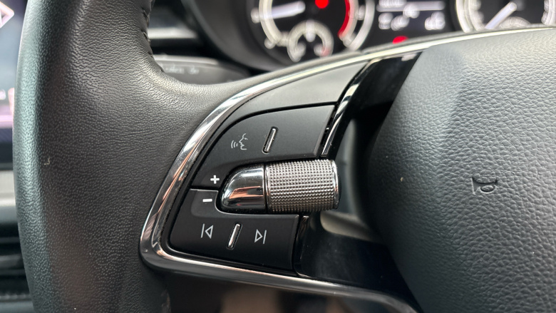 Skoda Fabia 1.0 MPI 80 SE Comfort 5dr Petrol Hatchback